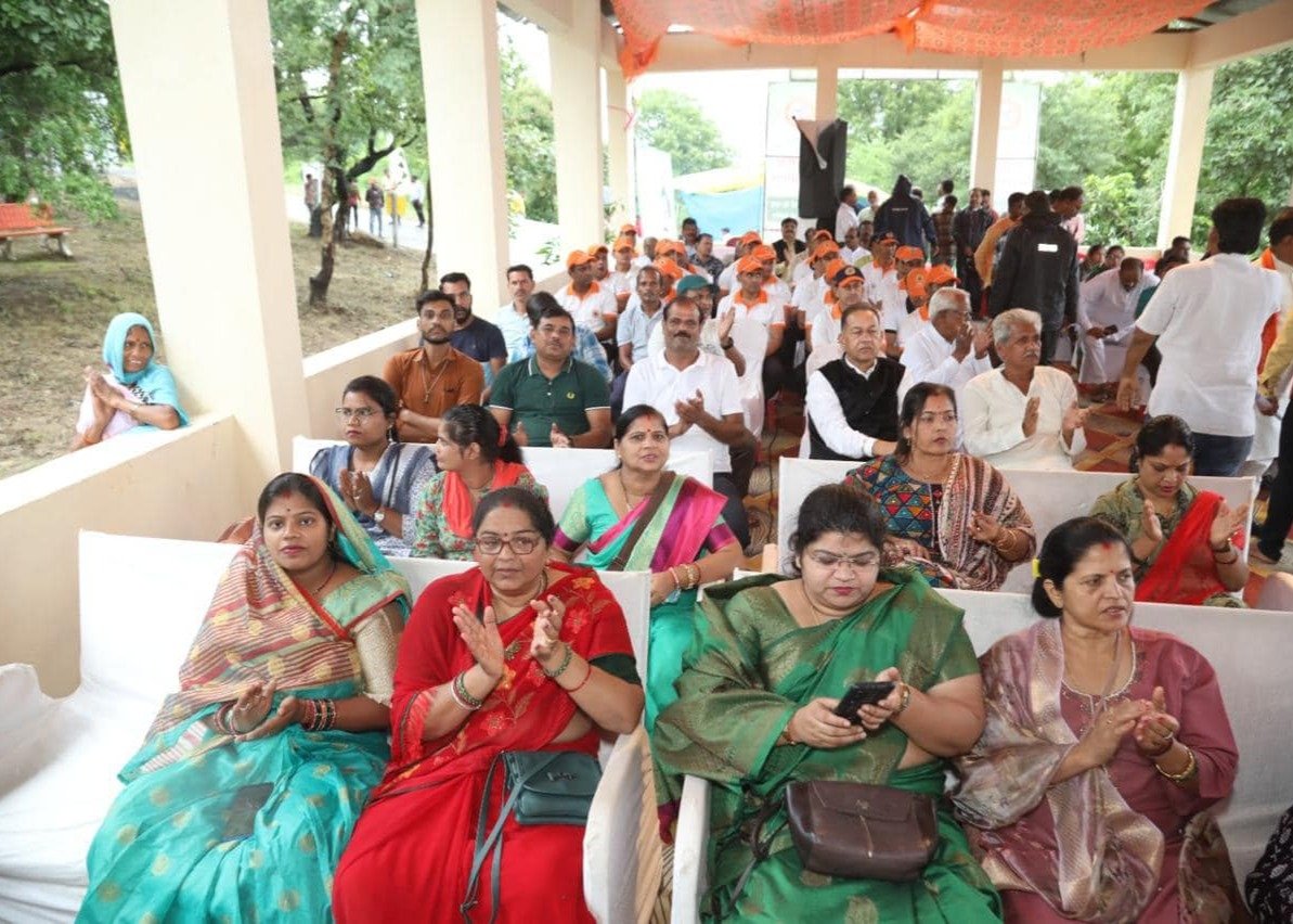 वृहद वृक्षारोपण कार्यक्रम का आयोजन सफलतापूर्वक संपन्न हुआ। - Photo 4